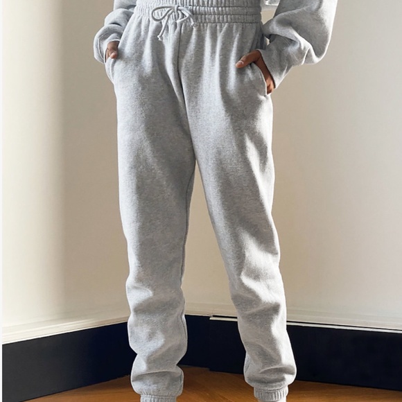 TNA Perfect Sweatpants - Picture 2 of 3